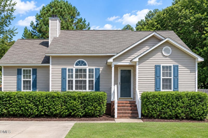 433 Haybale Ct, Fuquay Varina, NC 27526