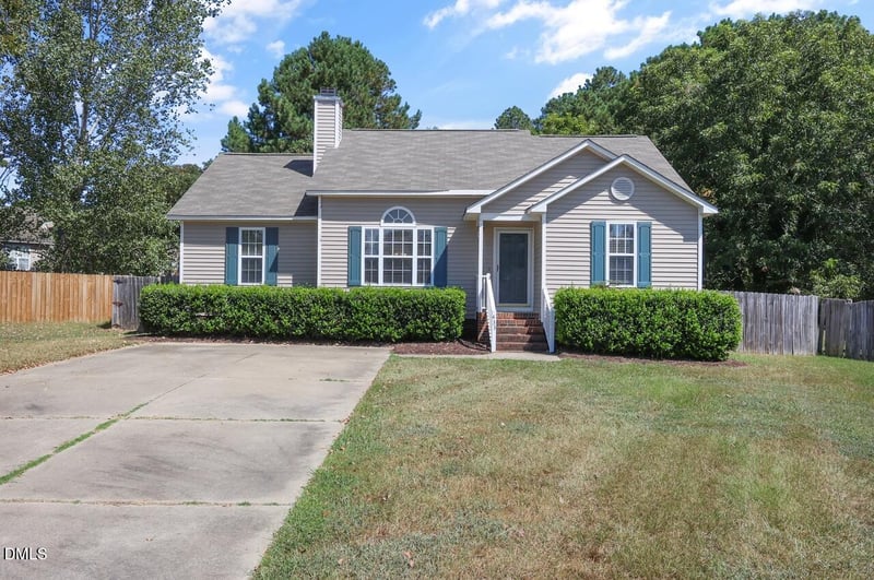 433 Haybale Ct, Fuquay Varina, NC 27526