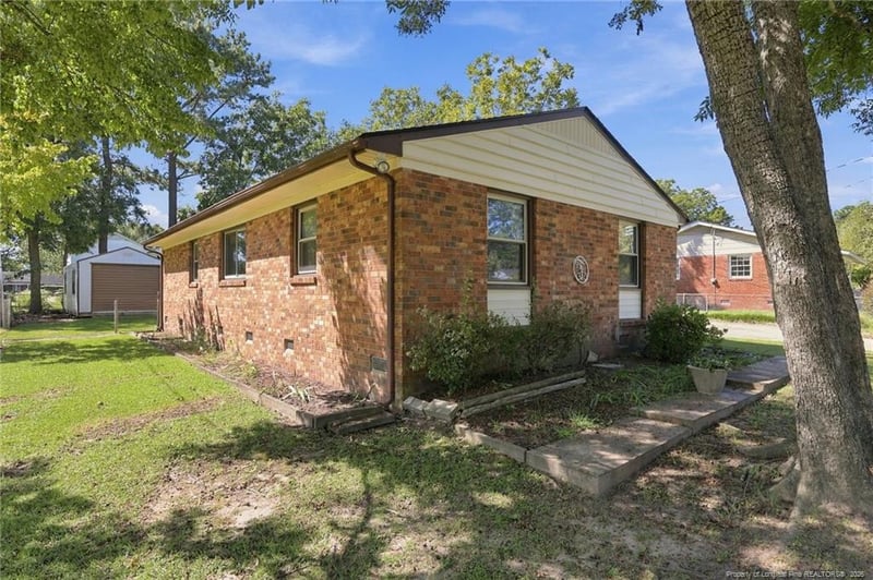 433 Morningside Dr, Fayetteville, NC 28311