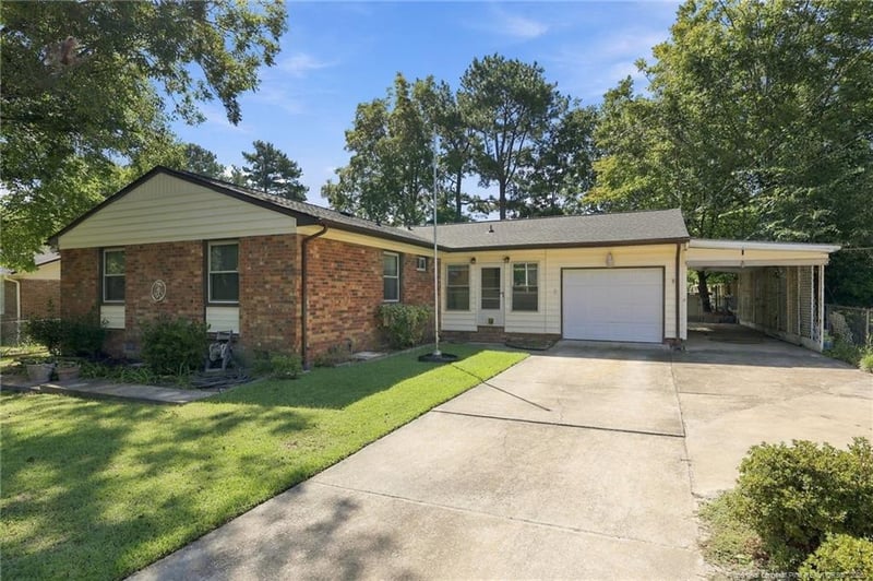 433 Morningside Dr, Fayetteville, NC 28311