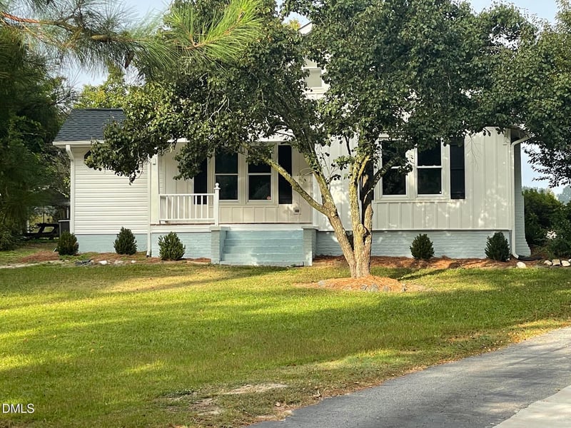 434 S Raleigh St, Angier, NC 27501