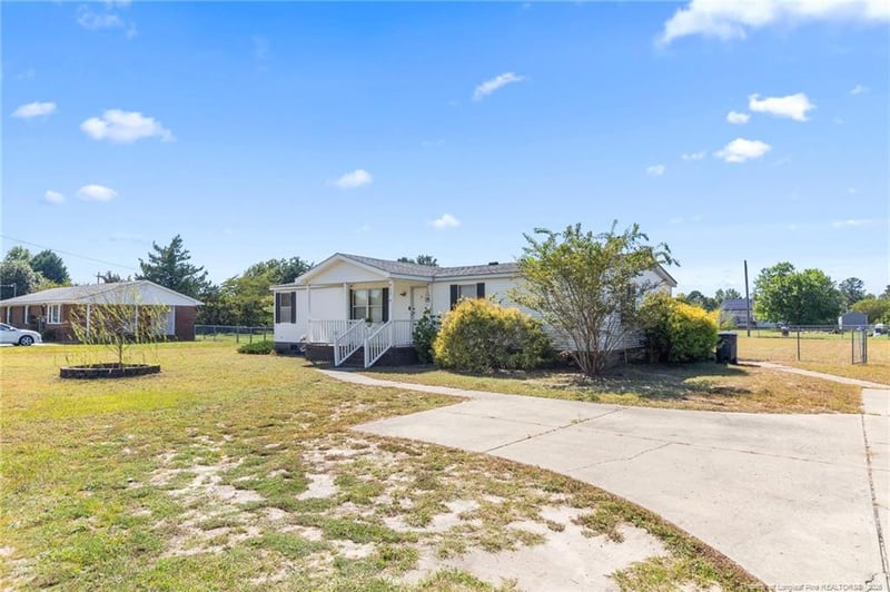 437 Baywood Rd, Fayetteville, NC 28312