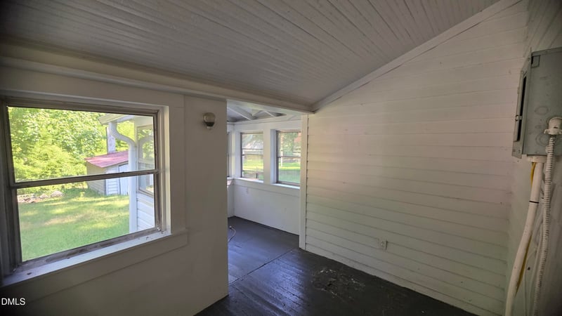 439 Lake View Rd, Louisburg, NC 27549