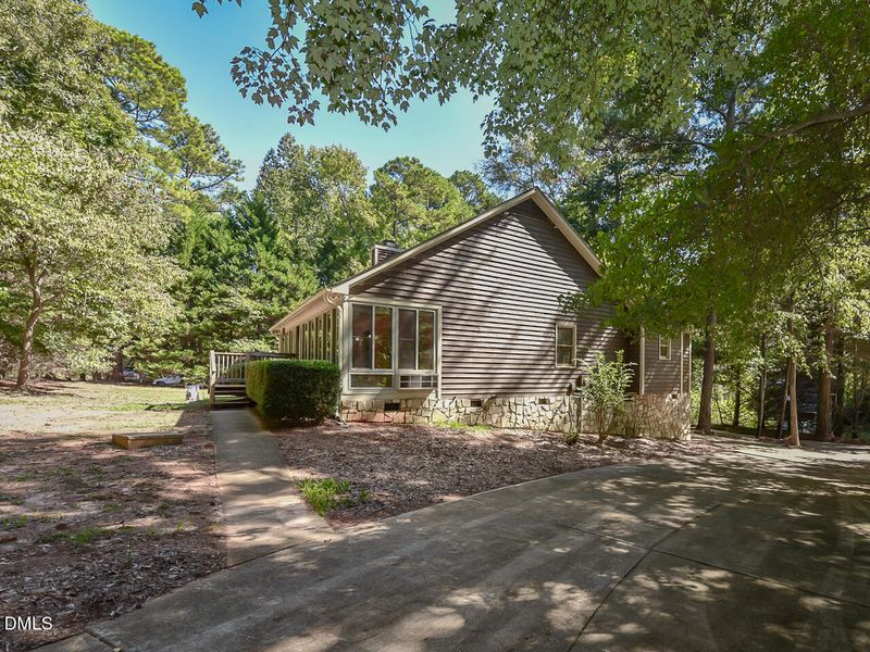 439 Shawnee Dr, Louisburg, NC 27549