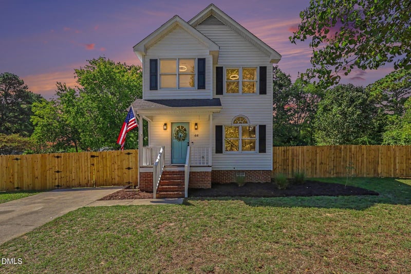 44 Wallace St, Angier, NC 27501