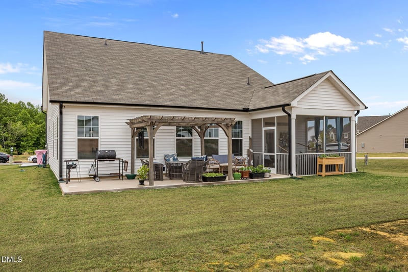 442 Winding Creek Dr, Lillington, NC 27546