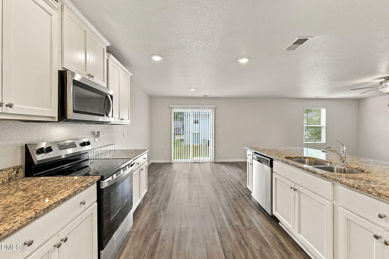 445 Brisk Dr, Zebulon, NC 27597