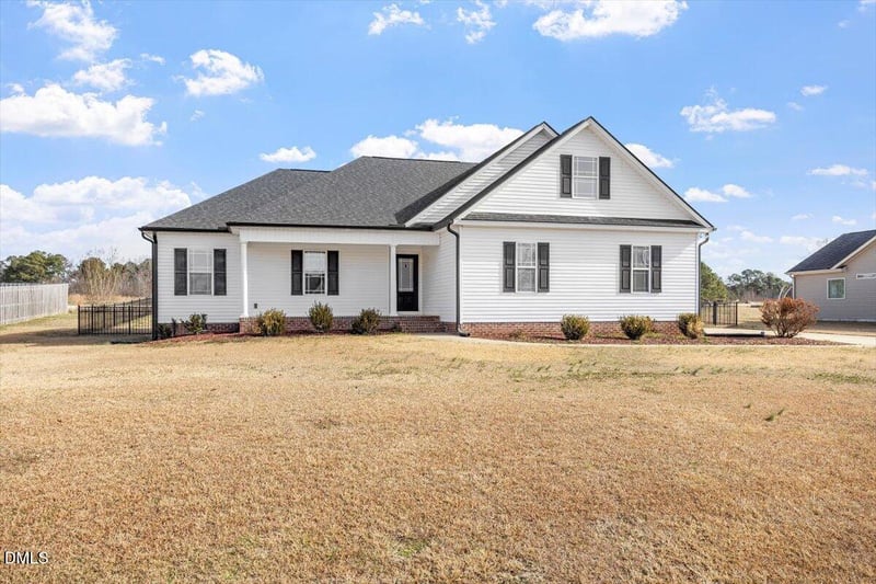 45 Braddock Dr, Lillington, NC 27546