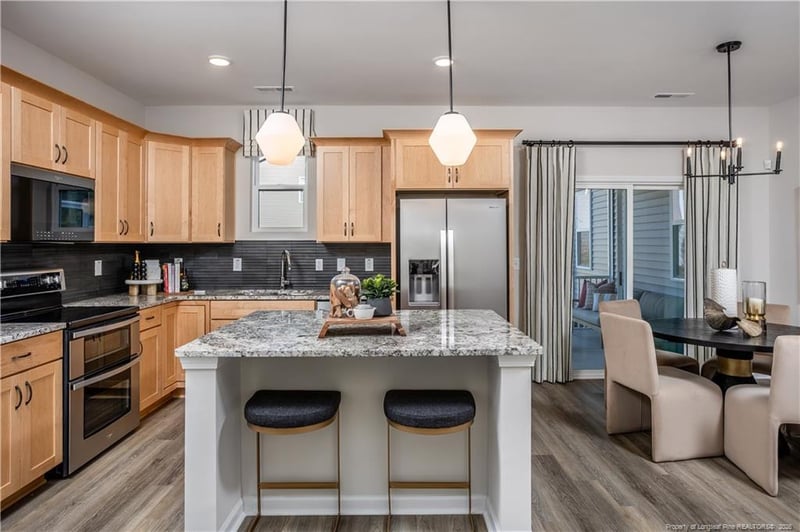4530 Bunkers Bay Ln, Hope Mills, NC 28371