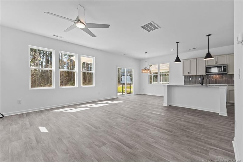 4534 Bunkers Bay Ln, Hope Mills, NC 28371