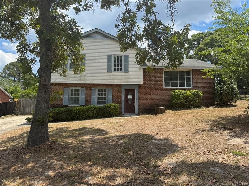 457 Grayton Pl, Fayetteville, NC 28311