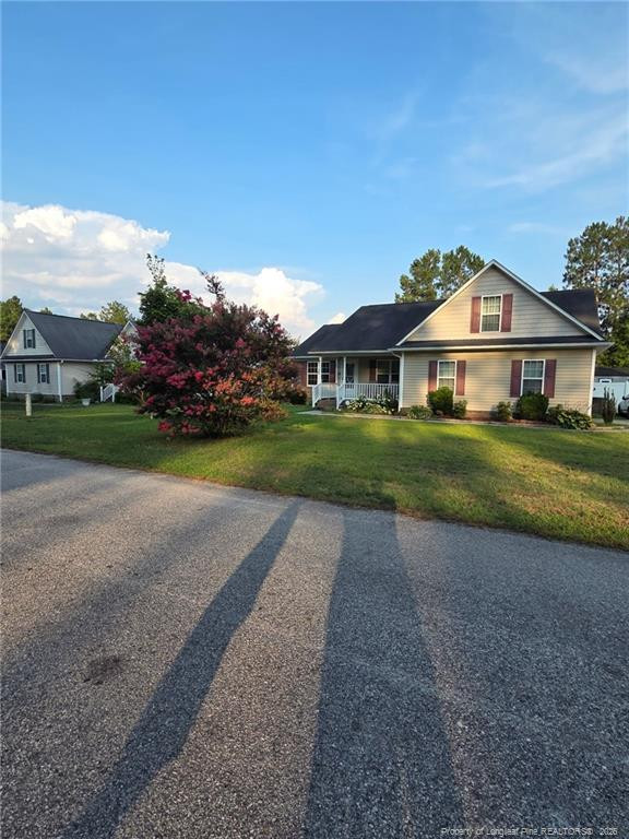 4611 Salem Prince Dr, Hope Mills, NC 28348
