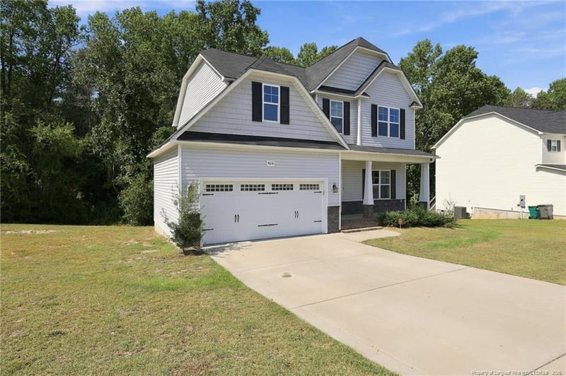 4616 Scenic Pines Dr, Hope Mills, NC 28348