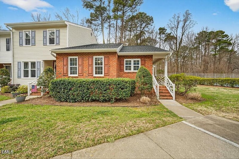 4620 Townesbury Ln, Raleigh, NC 27612