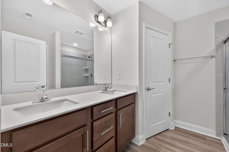 466 Channel Drop Dr, Clayton, NC 27520