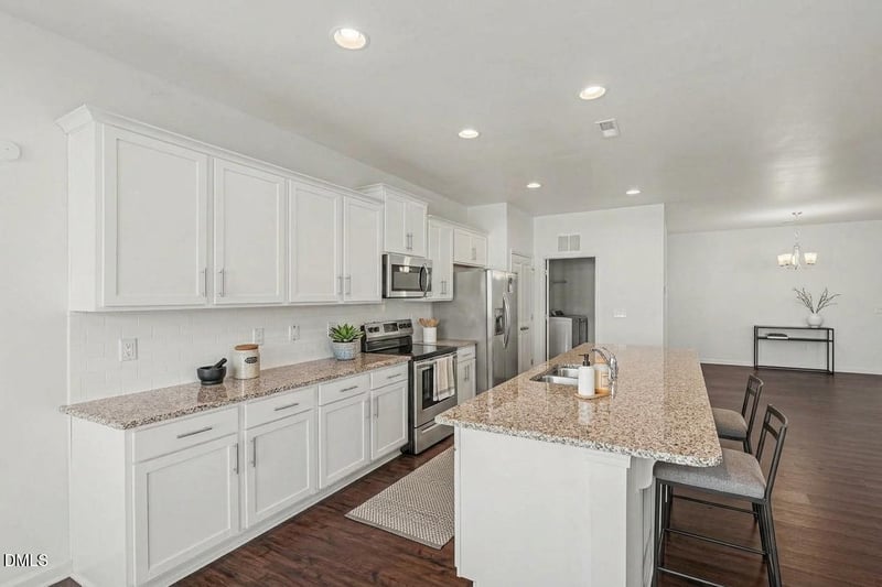 47 Prairie St, Clayton, NC 27527