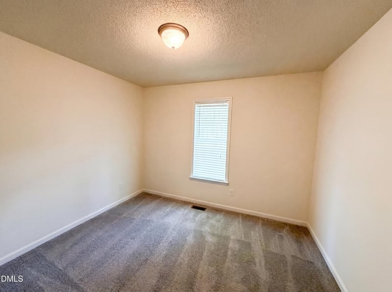 470 Kinsman Ct, Fuquay Varina, NC 27526