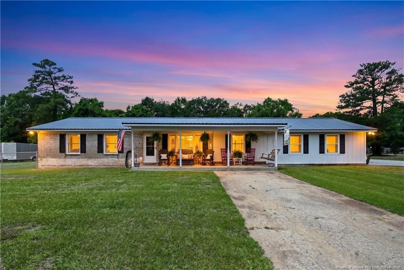 4702 Quaker Ct, Hope Mills, NC 28348