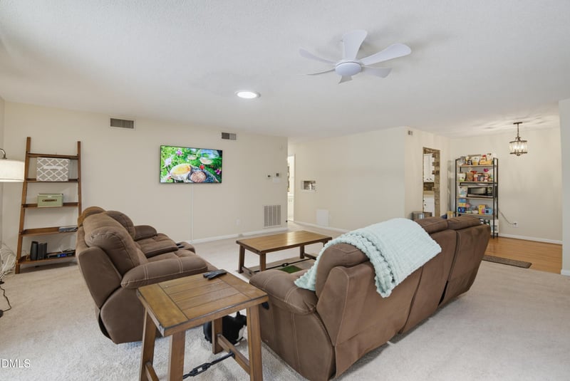 4709 Edwards Mill Rd #E, Raleigh, NC 27612