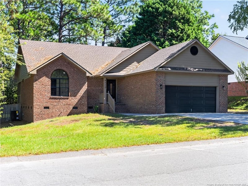 4713 Miranda Dr, Hope Mills, NC 28348