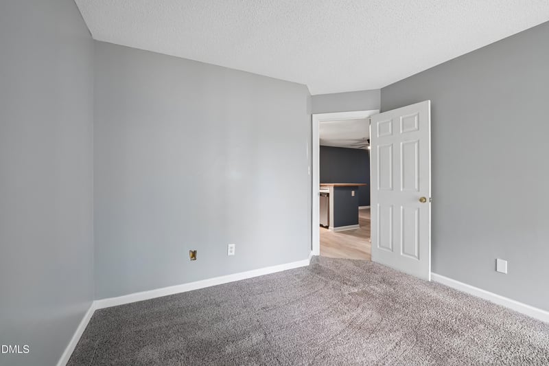 4900 Avenida Del Sol Dr #102, Raleigh, NC 27616