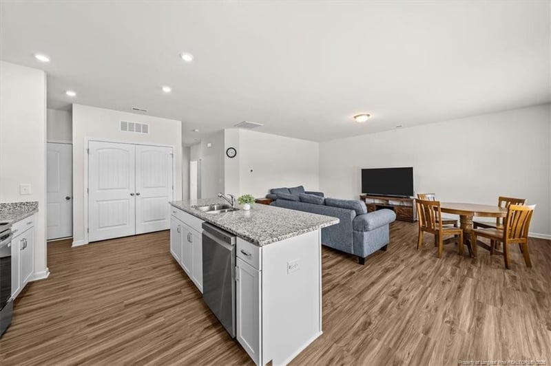 4915 Pioneer Dr, Sanford, NC 27330