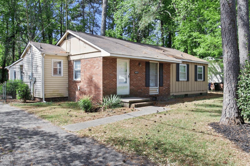 4917 Ashton Rd, Fayetteville, NC 28304