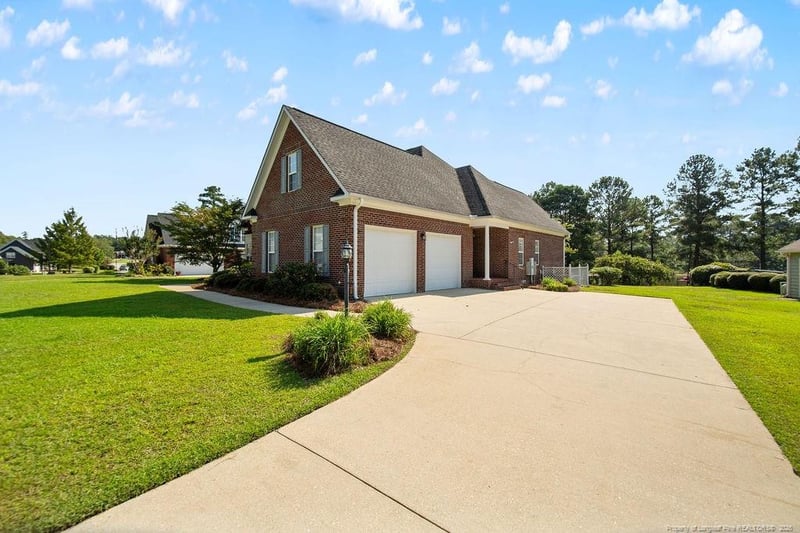 4923 Bramble St, Hope Mills, NC 28348