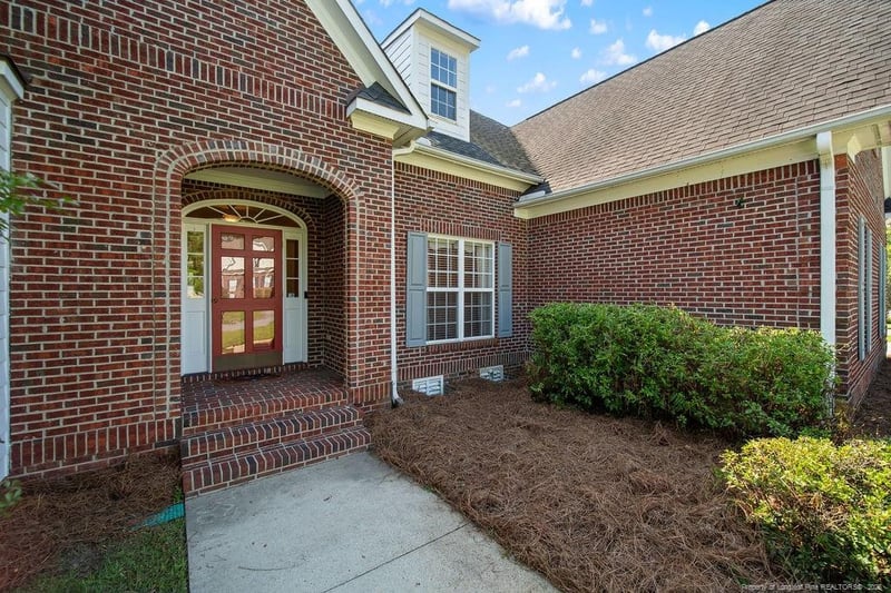 4923 Bramble St, Hope Mills, NC 28348