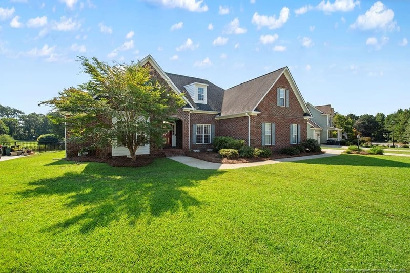 4923 Bramble St, Hope Mills, NC 28348