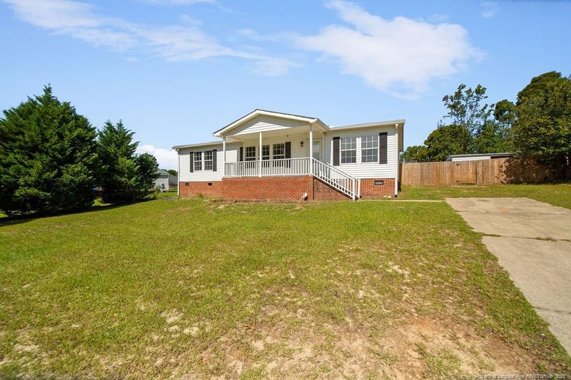 4928 Short Jesters Ct, Hope Mills, NC 28348