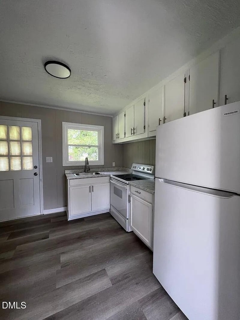 4938 Galveston Dr, Fayetteville, NC 28303