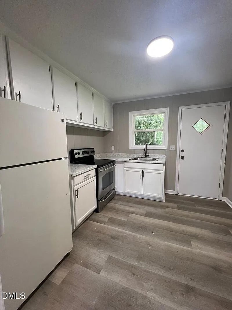 4938 Galveston Dr, Fayetteville, NC 28303