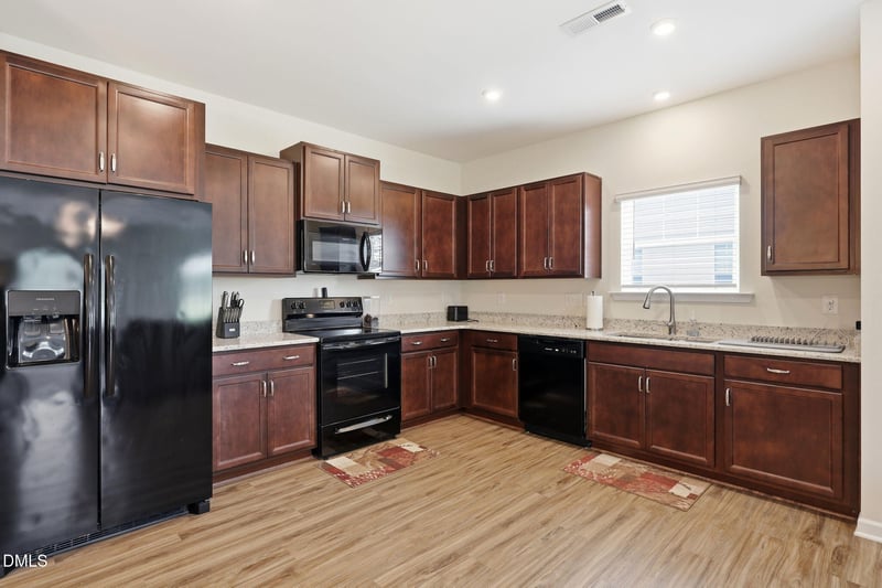 4939 Pioneer Dr, Sanford, NC 27332