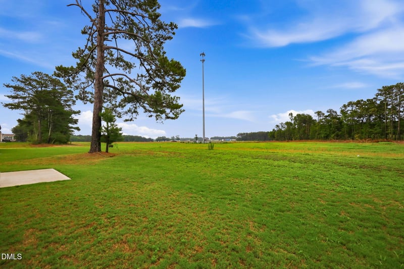4939 Pioneer Dr, Sanford, NC 27332