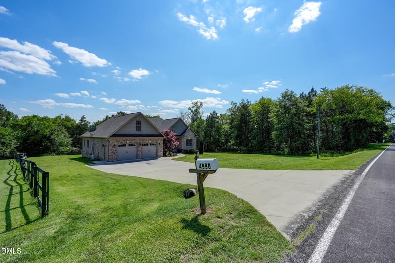 4990 Sartin Rd, Burlington, NC 27217
