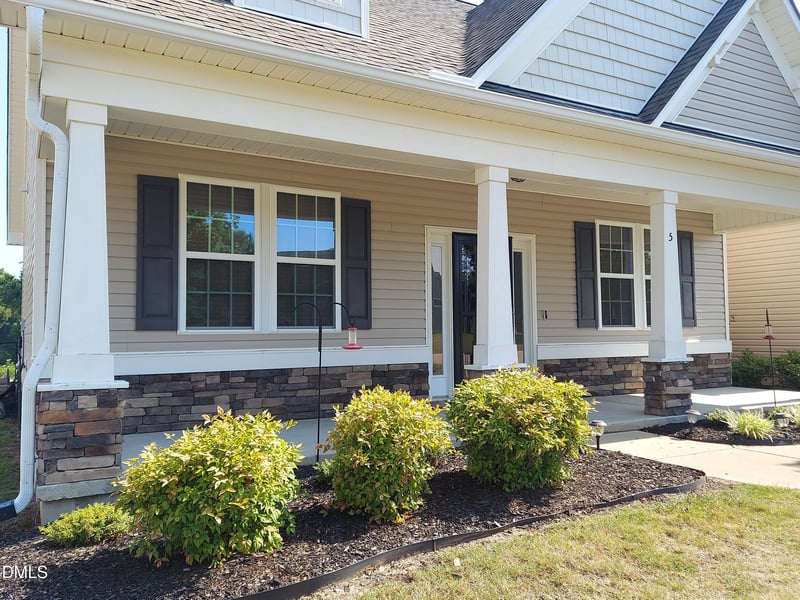 5 Seahorse Ct, Benson, NC 27504