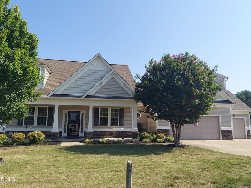 5 Seahorse Ct, Benson, NC 27504