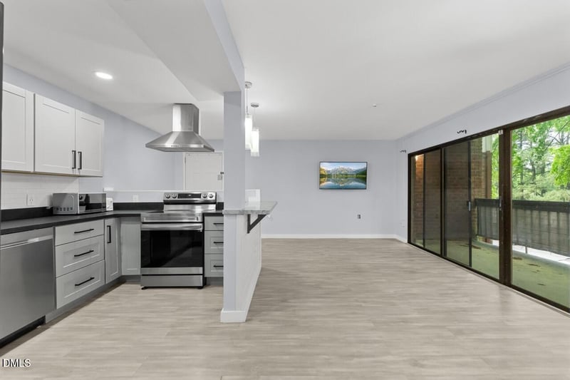 500 Umstead Dr, Chapel Hill, NC 27516