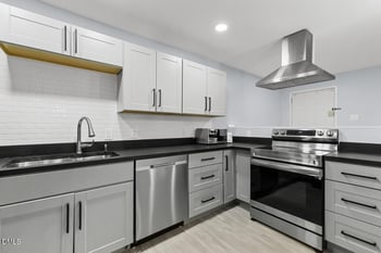 500 Umstead Dr, Chapel Hill, NC 27516