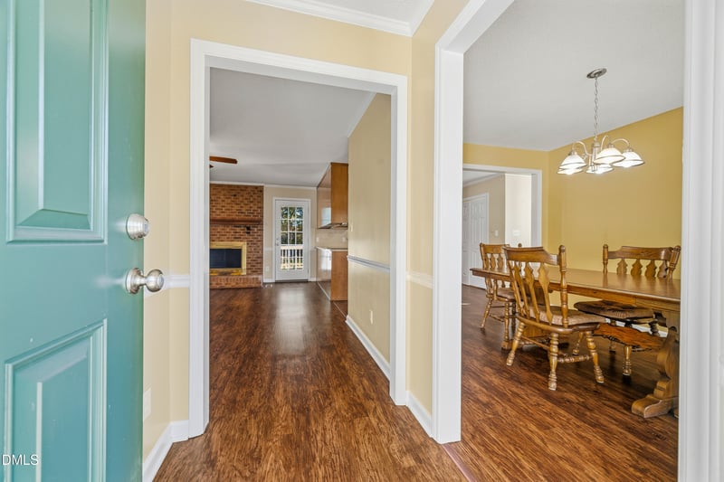 5006 Country Day Dr, Zebulon, NC 27597
