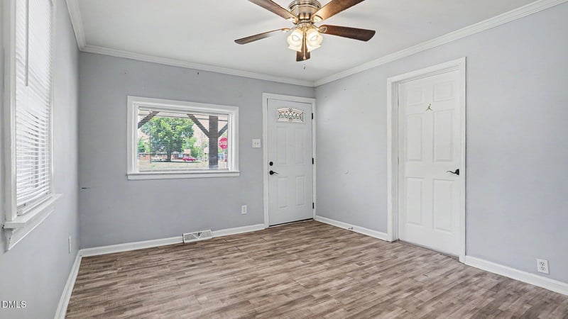 501 Apple St, Burlington, NC 27217