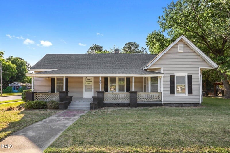 501 N Raiford St, Selma, NC 27576