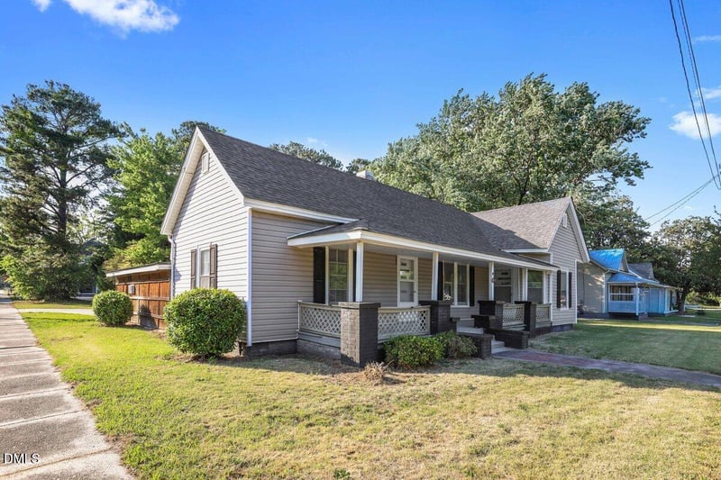 501 N Raiford St, Selma, NC 27576