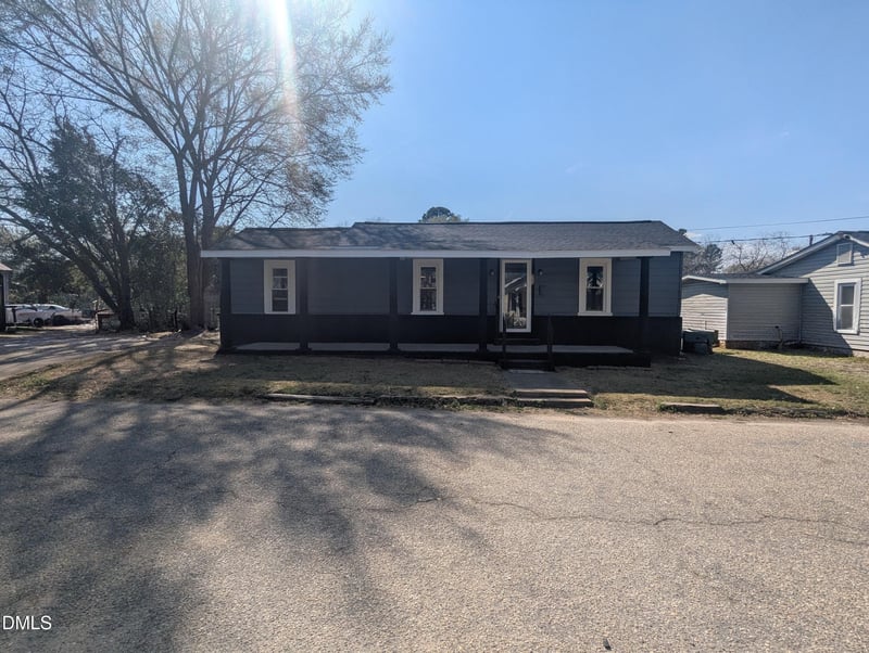 502 E Surles St, Dunn, NC 28334