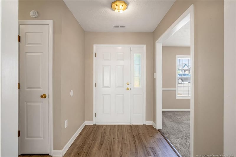 5021 Miranda Dr, Hope Mills, NC 28348