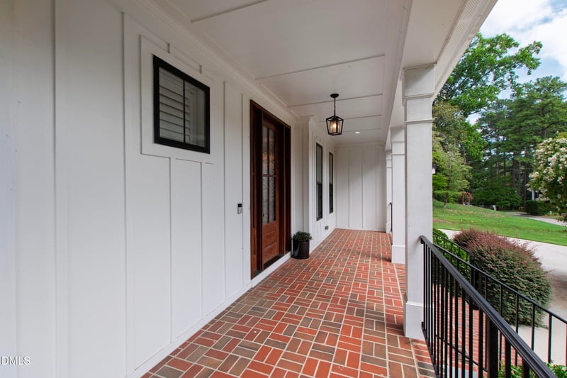 5021 Sandlewood Dr, Raleigh, NC 27609