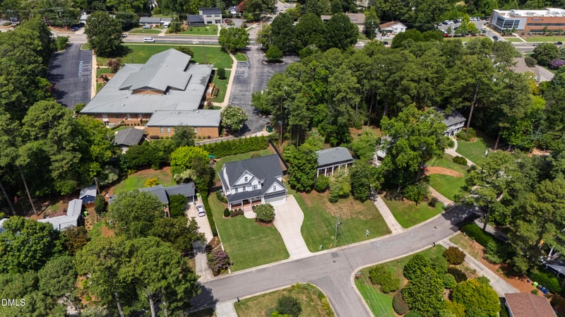 5021 Sandlewood Dr, Raleigh, NC 27609