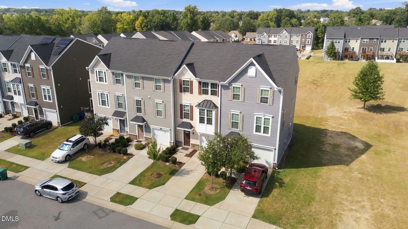 504 Autumn Cure Ct, Fuquay Varina, NC 27526