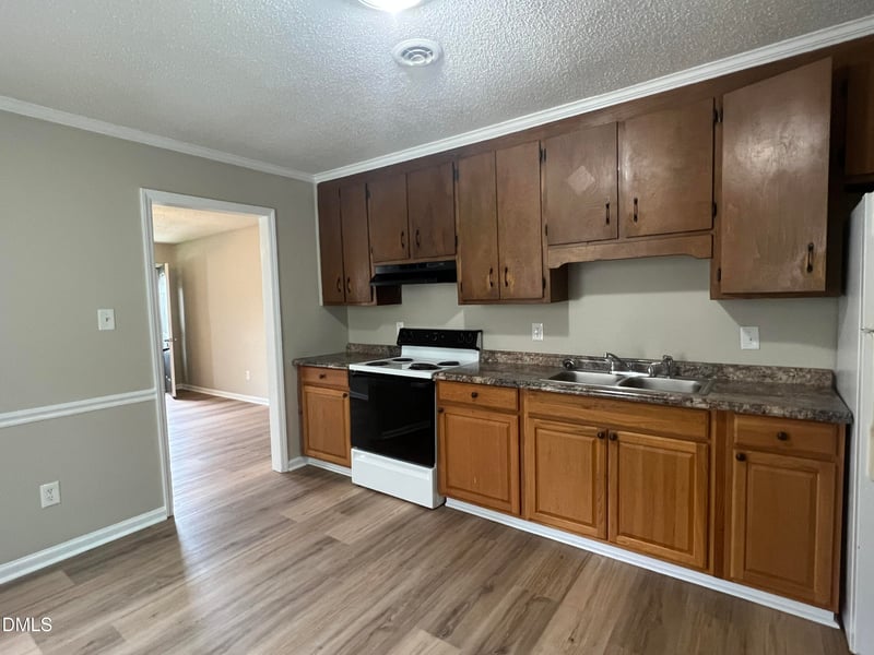 505 E Elizabeth St, Selma, NC 27576